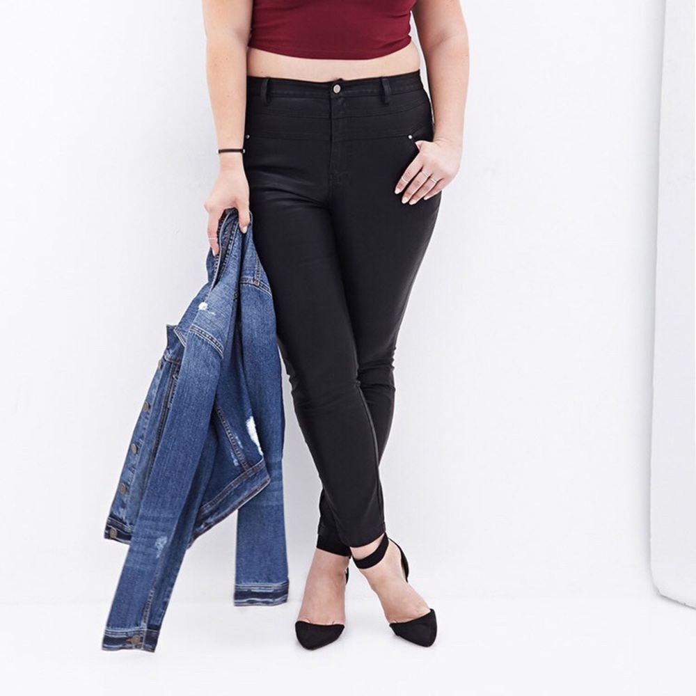 NWOT- Faux Leather pants with zipper details